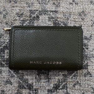 Marc Jacobs topstitched compact zip wallet